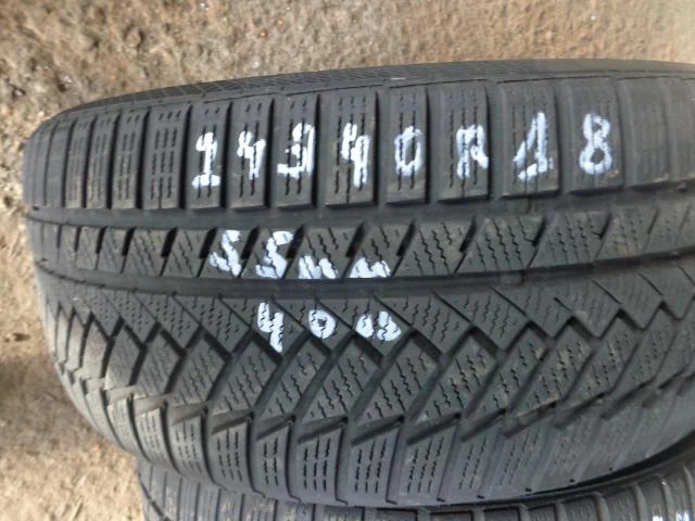 Гуми Зимни 245/40R18, снимка 1 - Гуми и джанти - 20266458