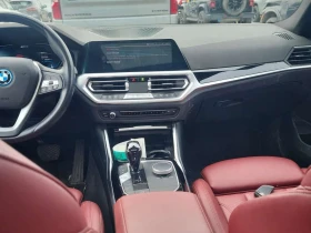 BMW 330 * 330E XDRIVE * ПАНОРАМА * 2 КЛЮЧА * , снимка 11
