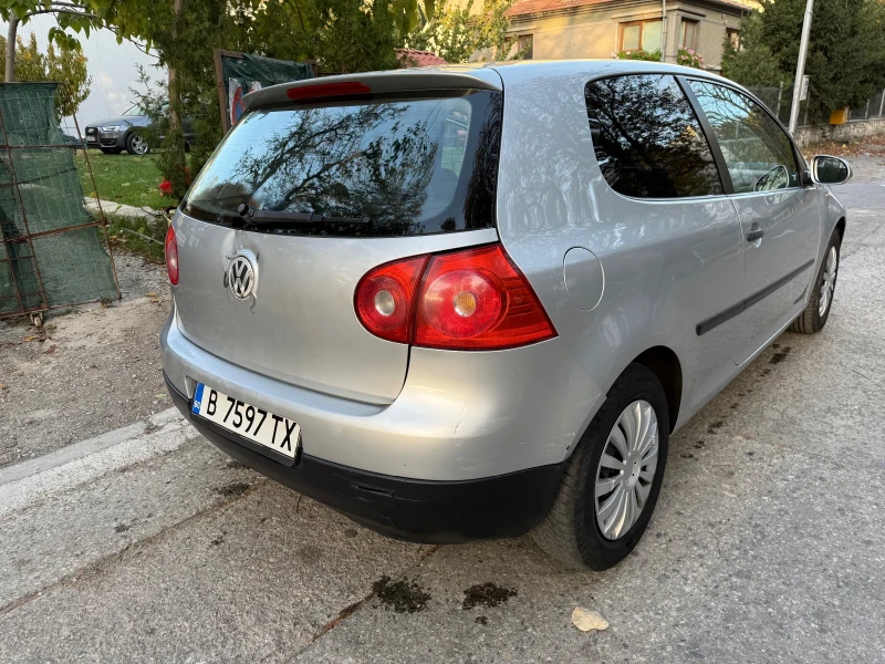 VW Golf 5, снимка 4 - Автомобили и джипове - 47885480