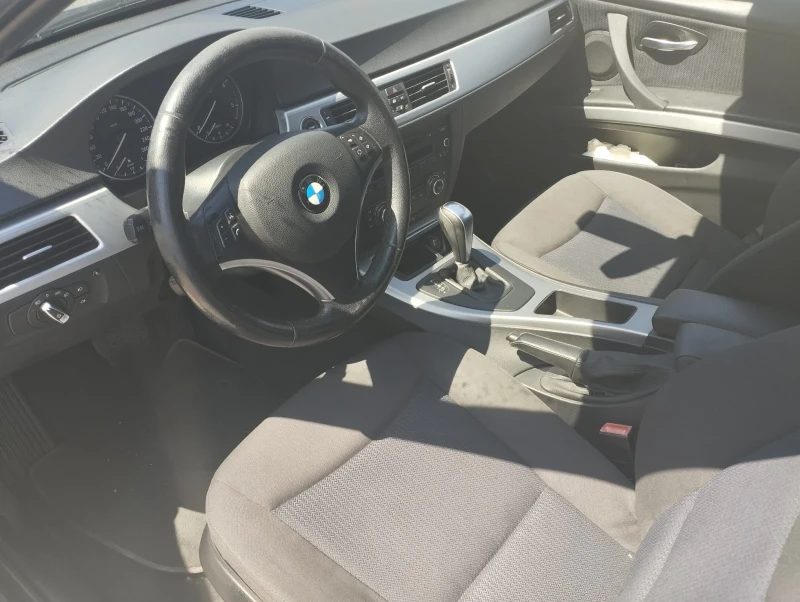 BMW 320   ХDrive Touring 184 коня, снимка 8 - Автомобили и джипове - 48308031