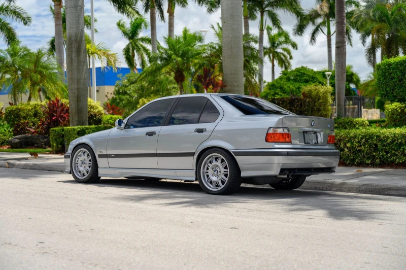 BMW M3 1998 BMW M3 Sedan, снимка 7 - Автомобили и джипове - 48366913