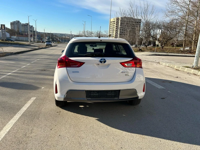 Toyota Auris 1.8i Hibrid, снимка 5 - Автомобили и джипове - 49308992