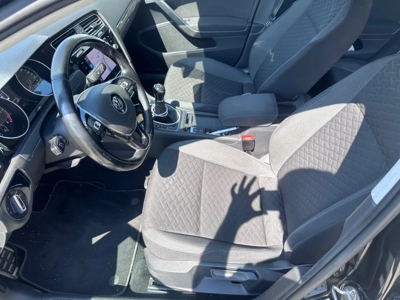 VW Golf 7.5 1.6TDI Join Обслужена!, снимка 8 - Автомобили и джипове - 49376215