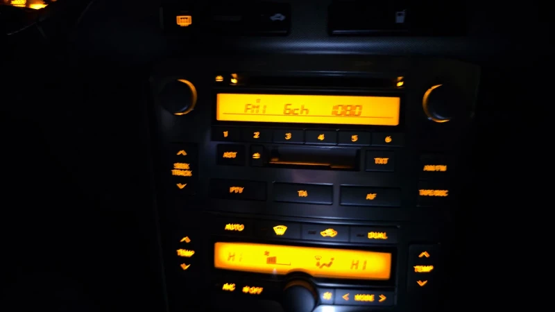 Toyota Avensis, снимка 8 - Автомобили и джипове - 52336334