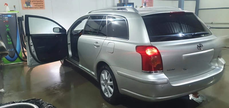 Toyota Avensis, снимка 3 - Автомобили и джипове - 52336334