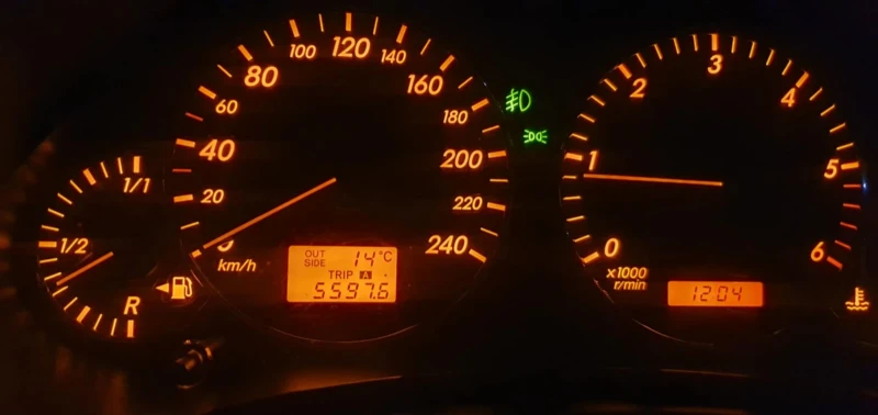 Toyota Avensis, снимка 9 - Автомобили и джипове - 52336334