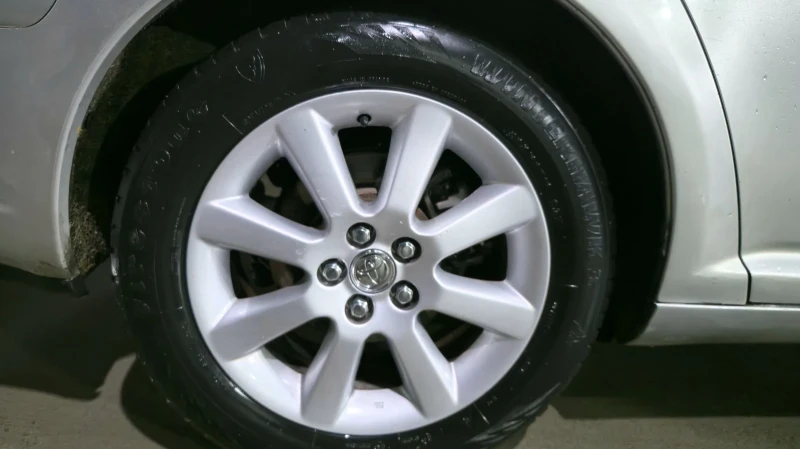 Toyota Avensis, снимка 4 - Автомобили и джипове - 52336334