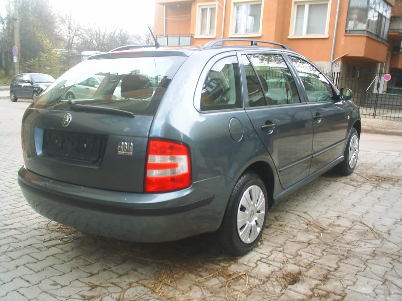 Skoda Fabia 1.2 12v Family, снимка 6 - Автомобили и джипове - 52536231