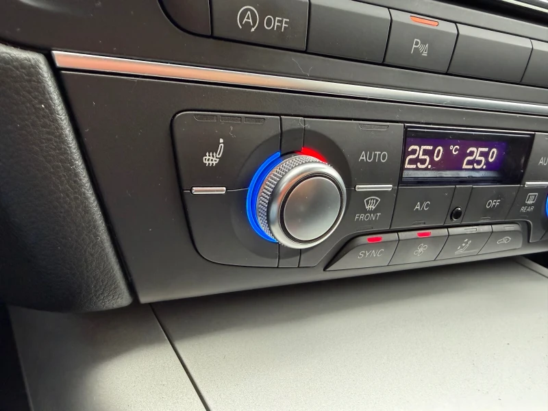 VW Tiguan ULTRA* 3.0TDI* 272кс* Кожа* КАМЕРА, снимка 13 - Автомобили и джипове - 52584731