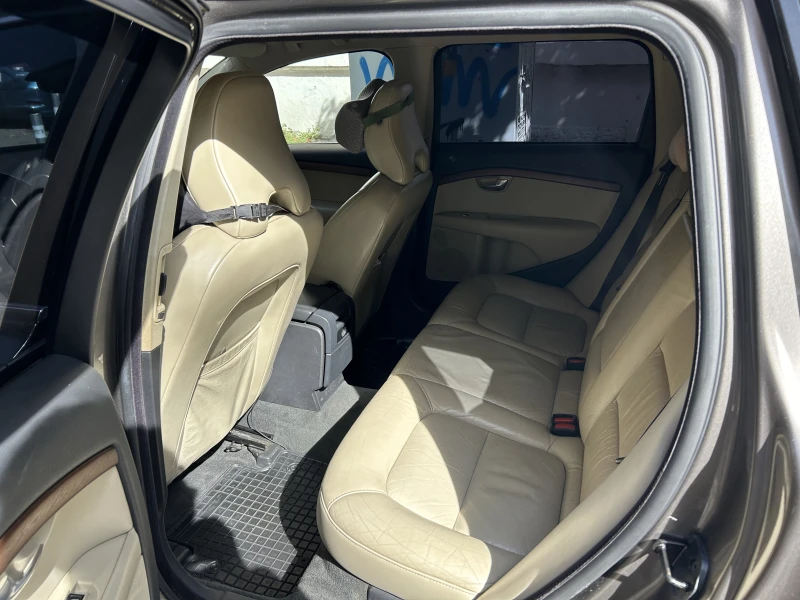 Volvo V70, снимка 10 - Автомобили и джипове - 52627309