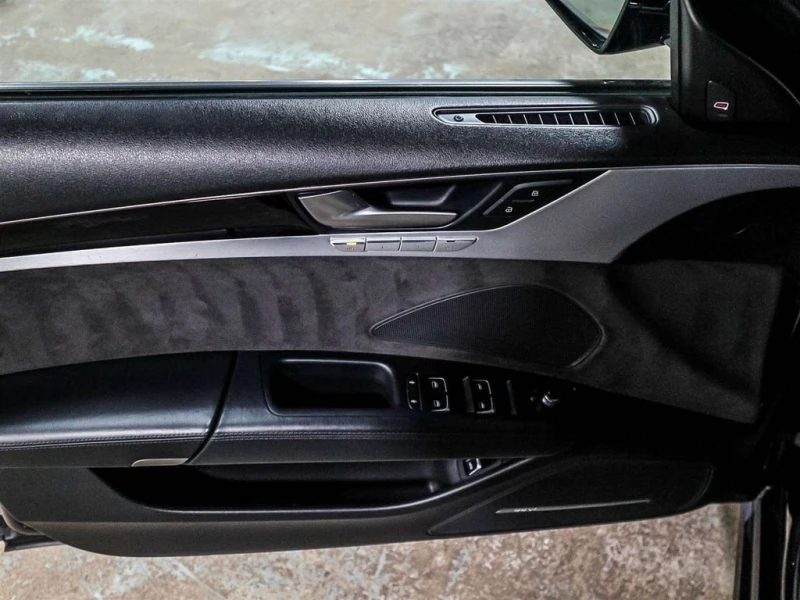 Audi A8 * quattro Sport L * CARFAX * БЕЗ ПЪРВОНАЧАЛНА ВНОС, снимка 4 - Автомобили и джипове - 53091315