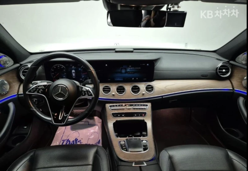 Mercedes-Benz E 250 ДИГИТАЛНО* ТАБЛО* BURMESTER* 360КАМЕРА* LANE* ASSI, снимка 5 - Автомобили и джипове - 53343681