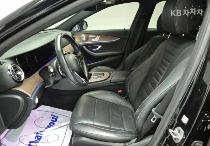 Mercedes-Benz E 250 ДИГИТАЛНО* ТАБЛО* BURMESTER* 360КАМЕРА* LANE* ASSI, снимка 13 - Автомобили и джипове - 53343681