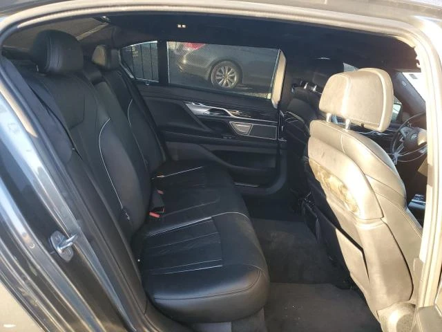 BMW 750 XI * МИНИМАЛНА ЩЕТА* , снимка 10 - Автомобили и джипове - 48056060