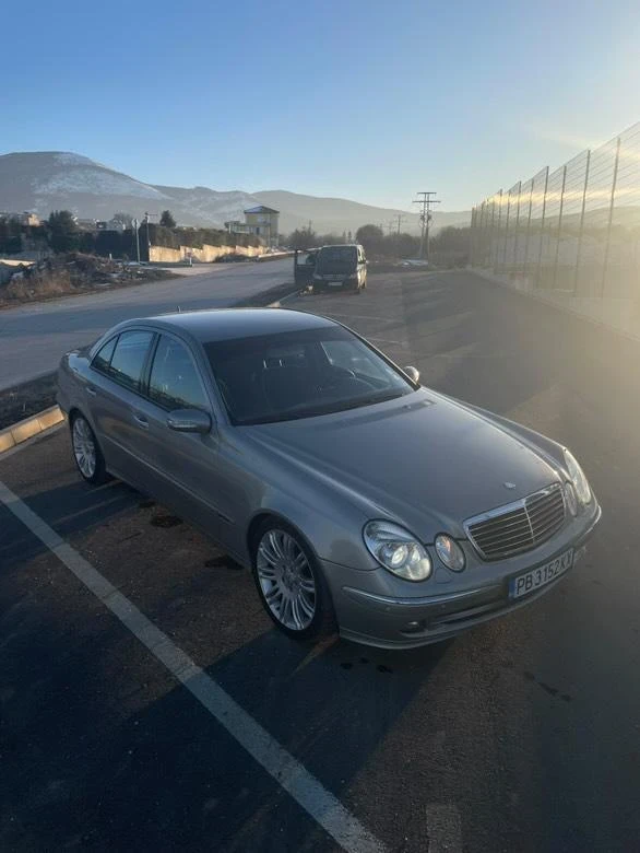 Mercedes-Benz E 270, снимка 8 - Автомобили и джипове - 52912742