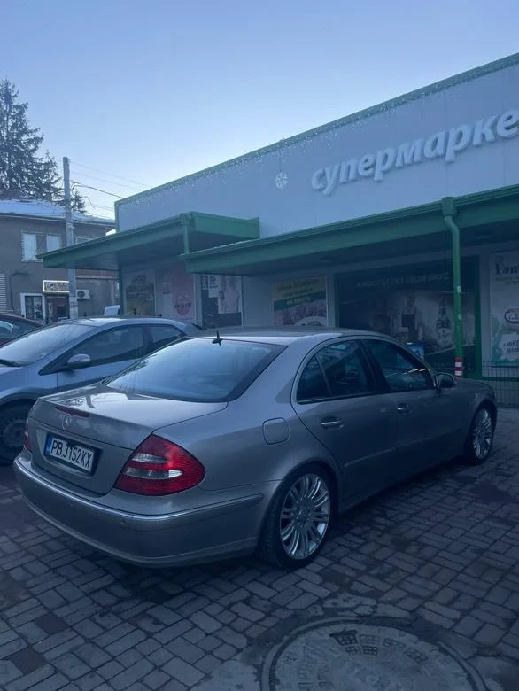 Mercedes-Benz E 270, снимка 15 - Автомобили и джипове - 52912742