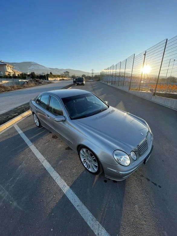 Mercedes-Benz E 270, снимка 7 - Автомобили и джипове - 52912742
