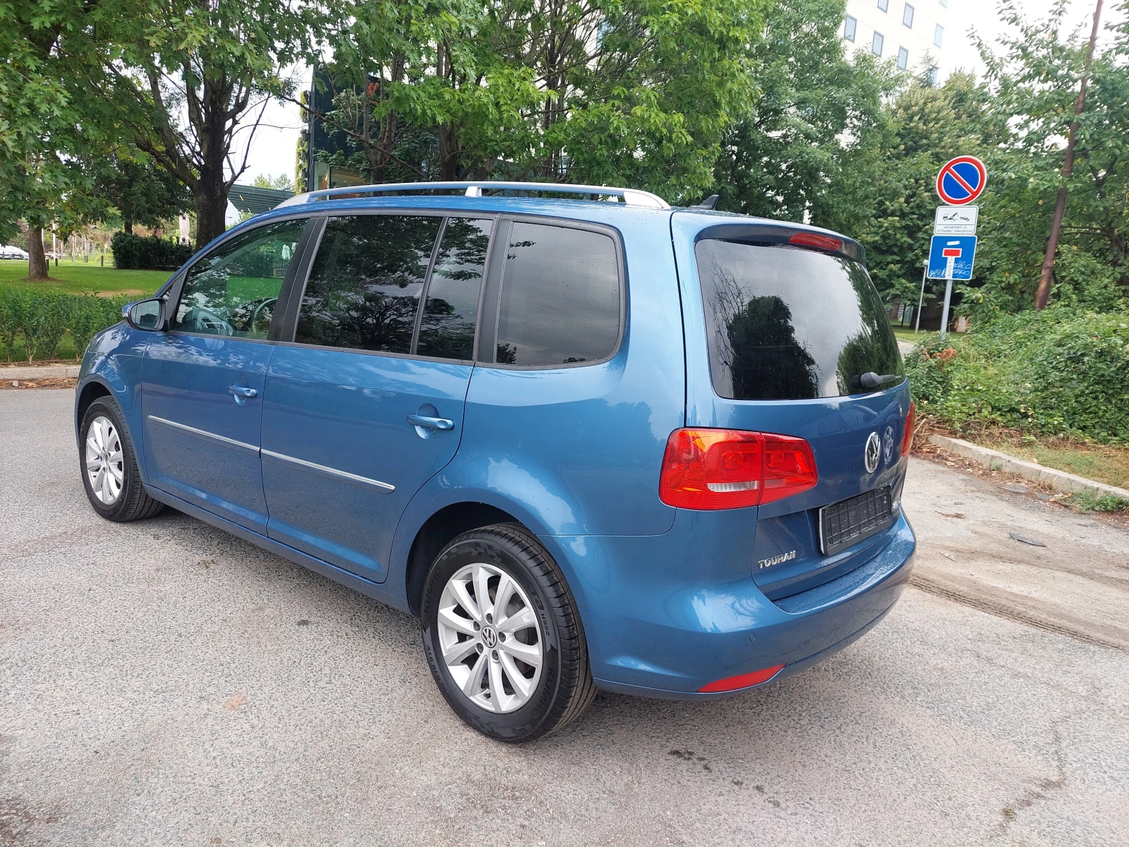 VW Touran 2, 0TDI AUT 7MECTA - изображение 5