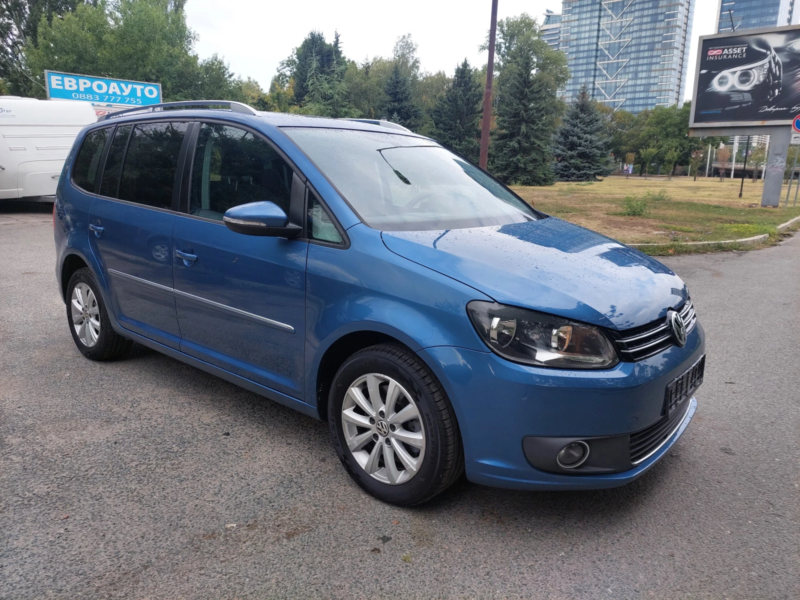 VW Touran 2, 0TDI AUT 7MECTA - изображение 3