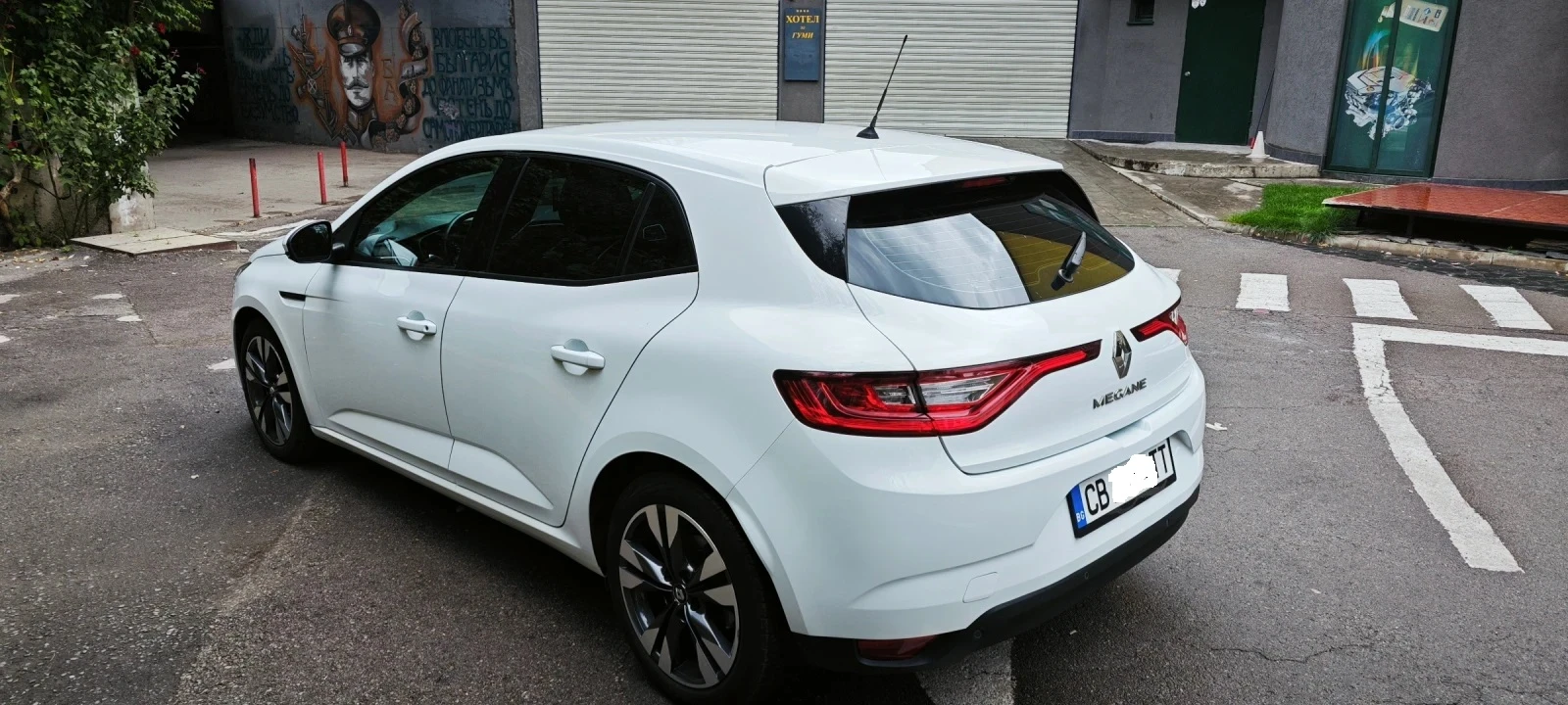 Renault Megane 1.5dci, Ръчни, Регистрирана - изображение 6