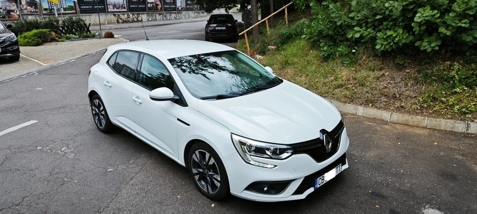 Renault Megane 1.5dci, Ръчни, Регистрирана - изображение 2