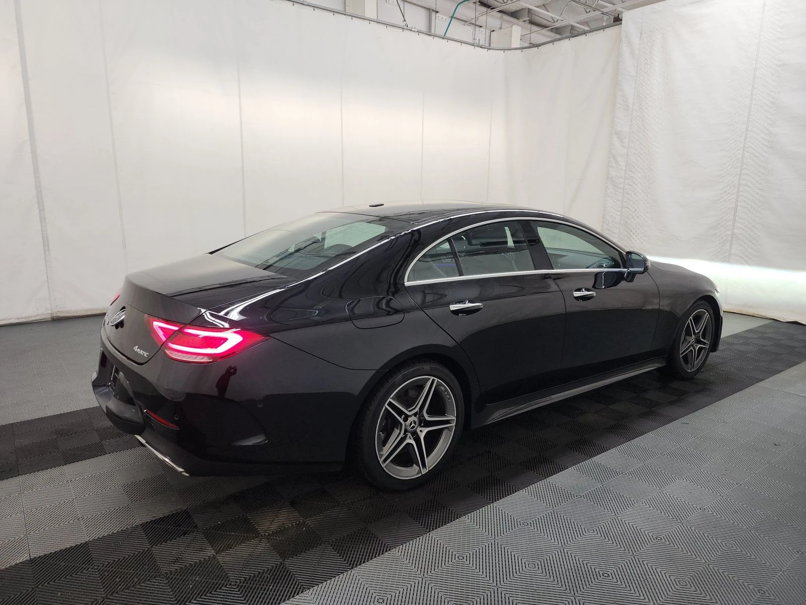 Mercedes-Benz CLS 450 4MATIC * М. ТОЧКА * BURMESTER * ПОДГРЕВ * KEYLESS  - изображение 4