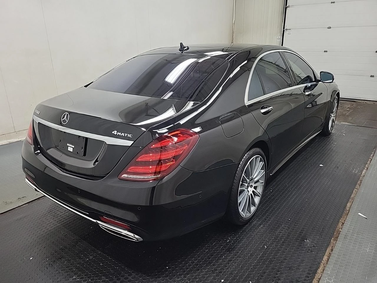 Mercedes-Benz S 560 Лизинг* Фейс* 4MATIC* AMG* Distr* LED* 360* Burm - изображение 2