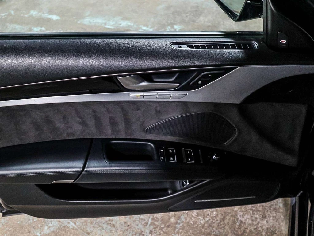 Audi A8 * quattro Sport L * CARFAX * БЕЗ ПЪРВОНАЧАЛНА ВНОС - изображение 4