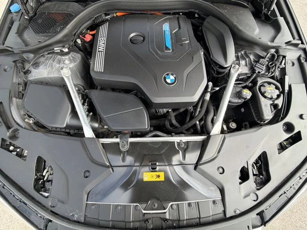 BMW 530E * xDrive * * HeadUp* AвтоКредит* (ЦЕНА ДО БГ), снимка 6 - Автомобили и джипове - 54069990