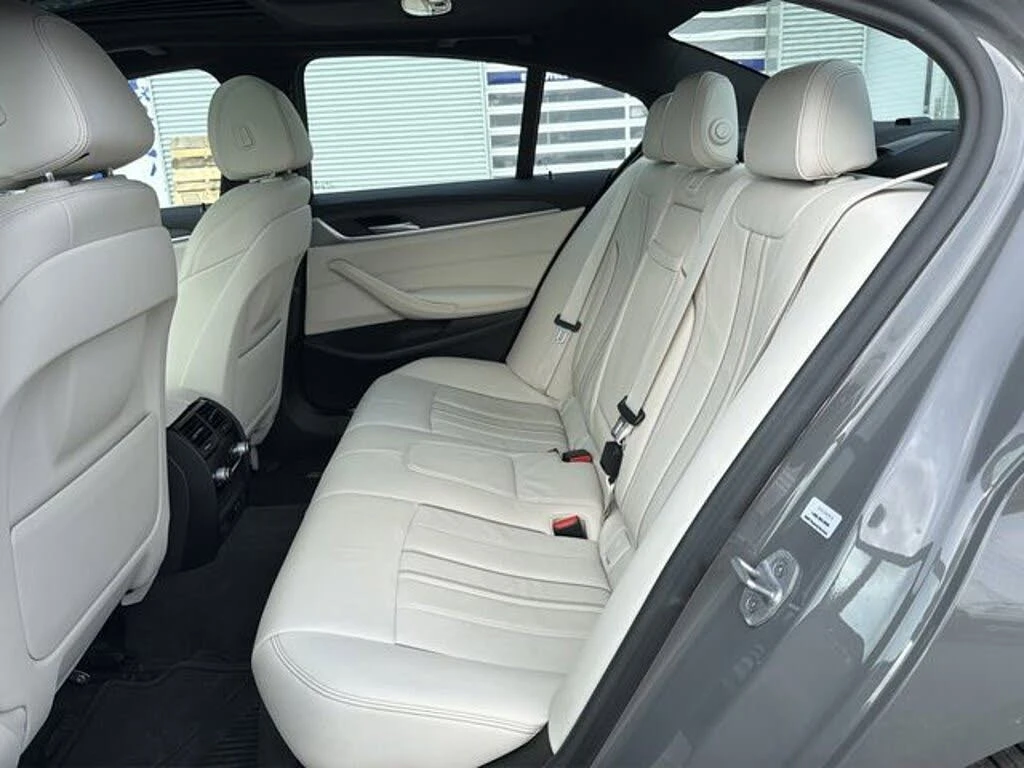 BMW 530E * xDrive * * HeadUp* AвтоКредит* (ЦЕНА ДО БГ), снимка 17 - Автомобили и джипове - 54069990