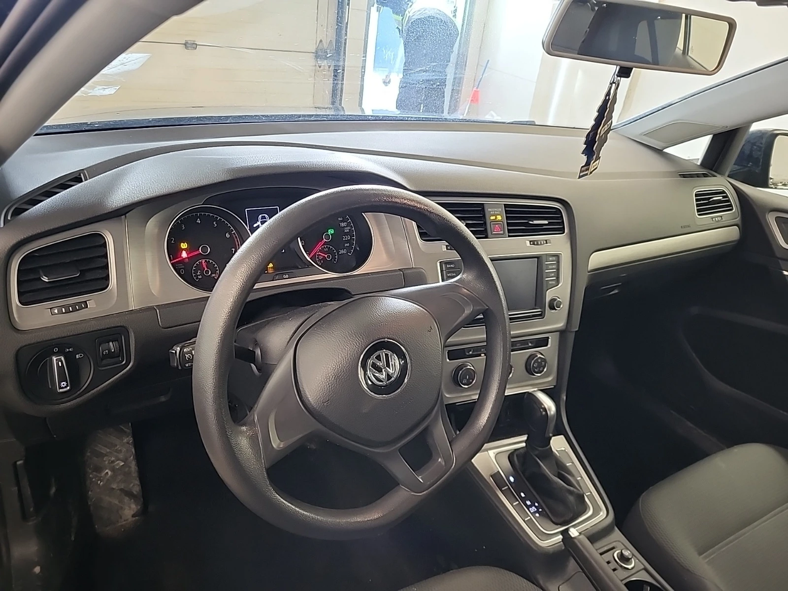 VW Golf * * CARFAX * * АВТО КРЕДИТ * * , снимка 6 - Автомобили и джипове - 54070763