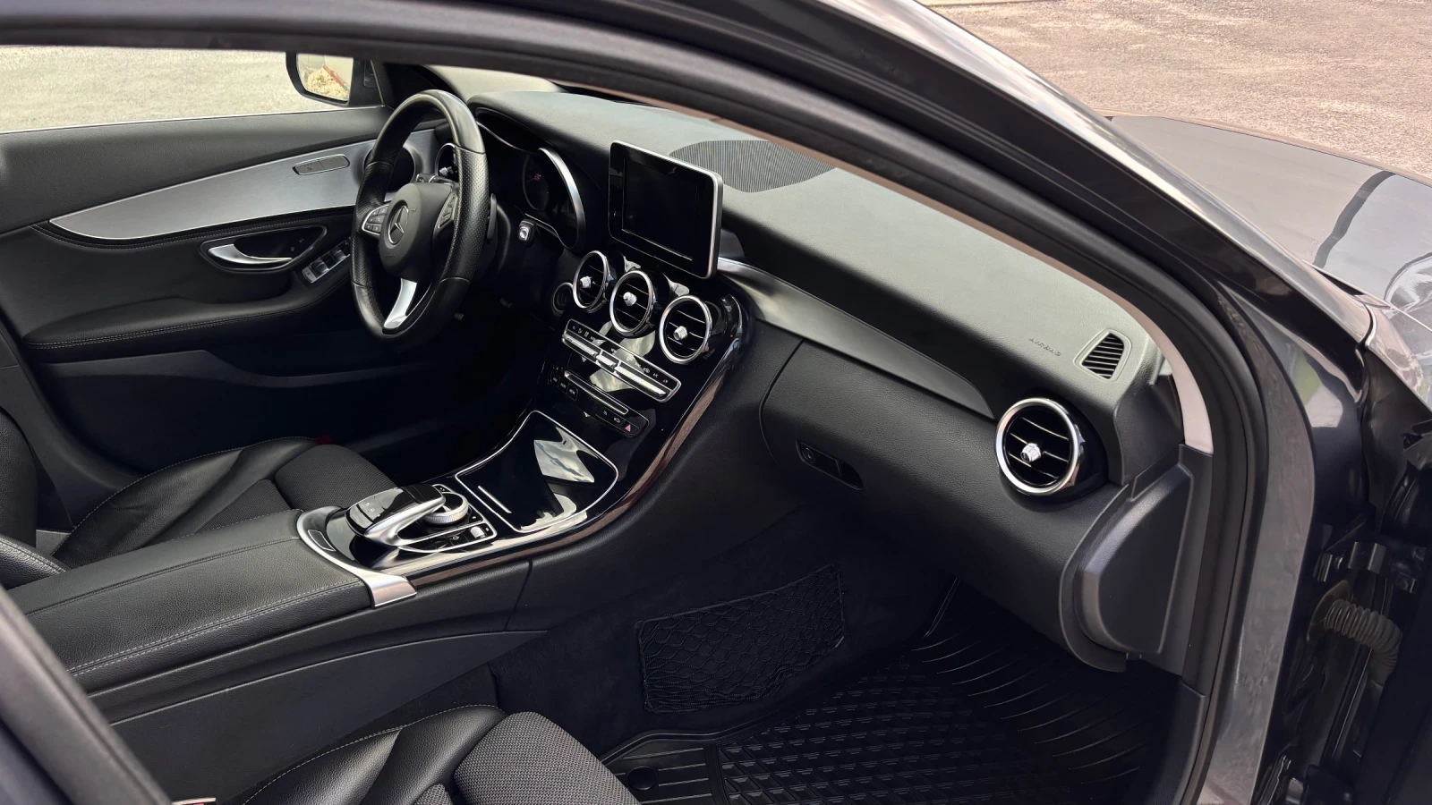 Mercedes-Benz C 200 Купувана от Silver Star, снимка 10 - Автомобили и джипове - 54701912