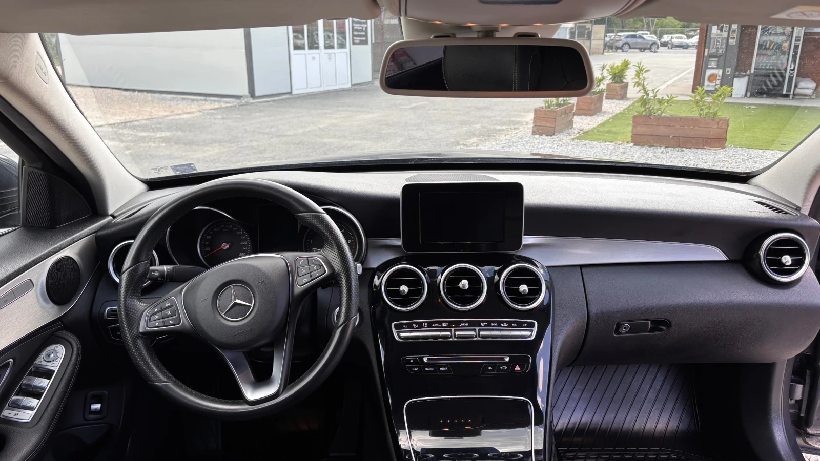 Mercedes-Benz C 200 Купувана от Silver Star, снимка 9 - Автомобили и джипове - 54701912