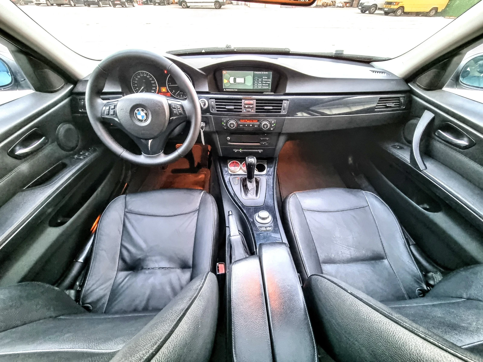 BMW 320 D 163 к.с. АВТОМАТ НАВИ КОЖА ПАНОРАМА ПАРКТРОНИЦИ, снимка 13 - Автомобили и джипове - 54731246