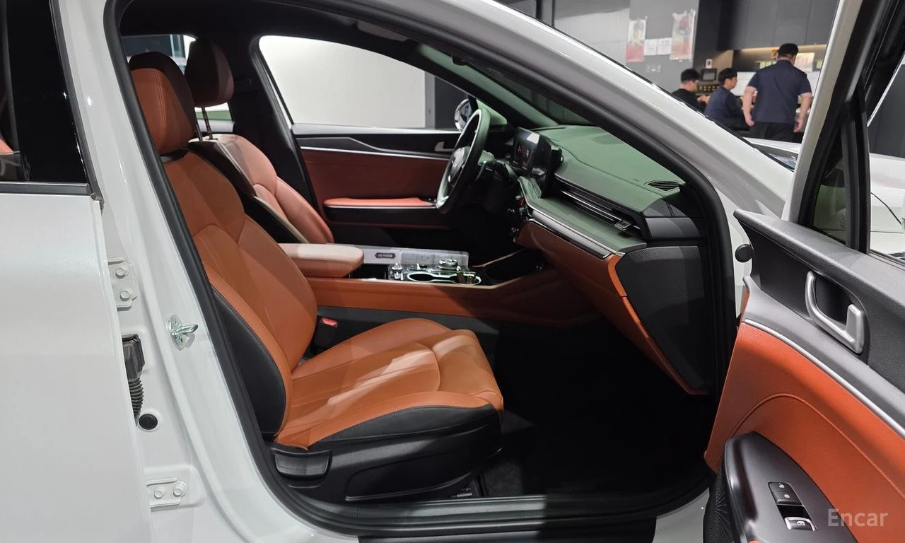 Kia K5 2.0* PRESTIGE* ПОДГРЕВ* ОБДУХВАНЕ* КАМЕРА* КЕЙЛЕС*, снимка 14 - Автомобили и джипове - 54919640