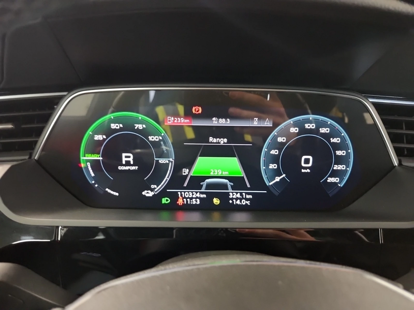 Audi E-Tron, снимка 10 - Автомобили и джипове - 54950582
