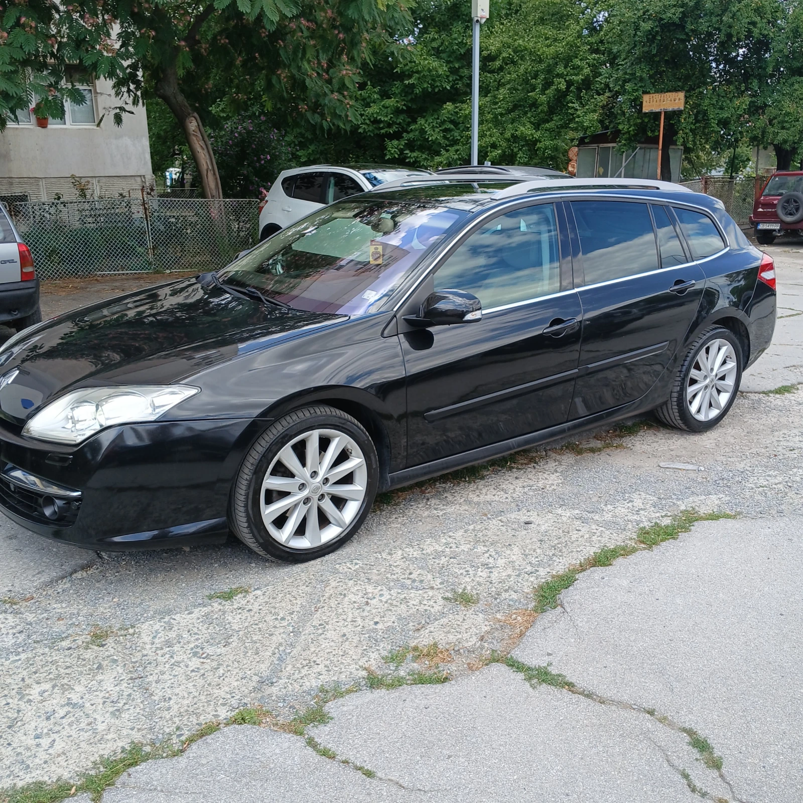 Renault Laguna АВТОМАТИК - ИНИЦИАЛЕ , снимка 3 - Автомобили и джипове - 55661078