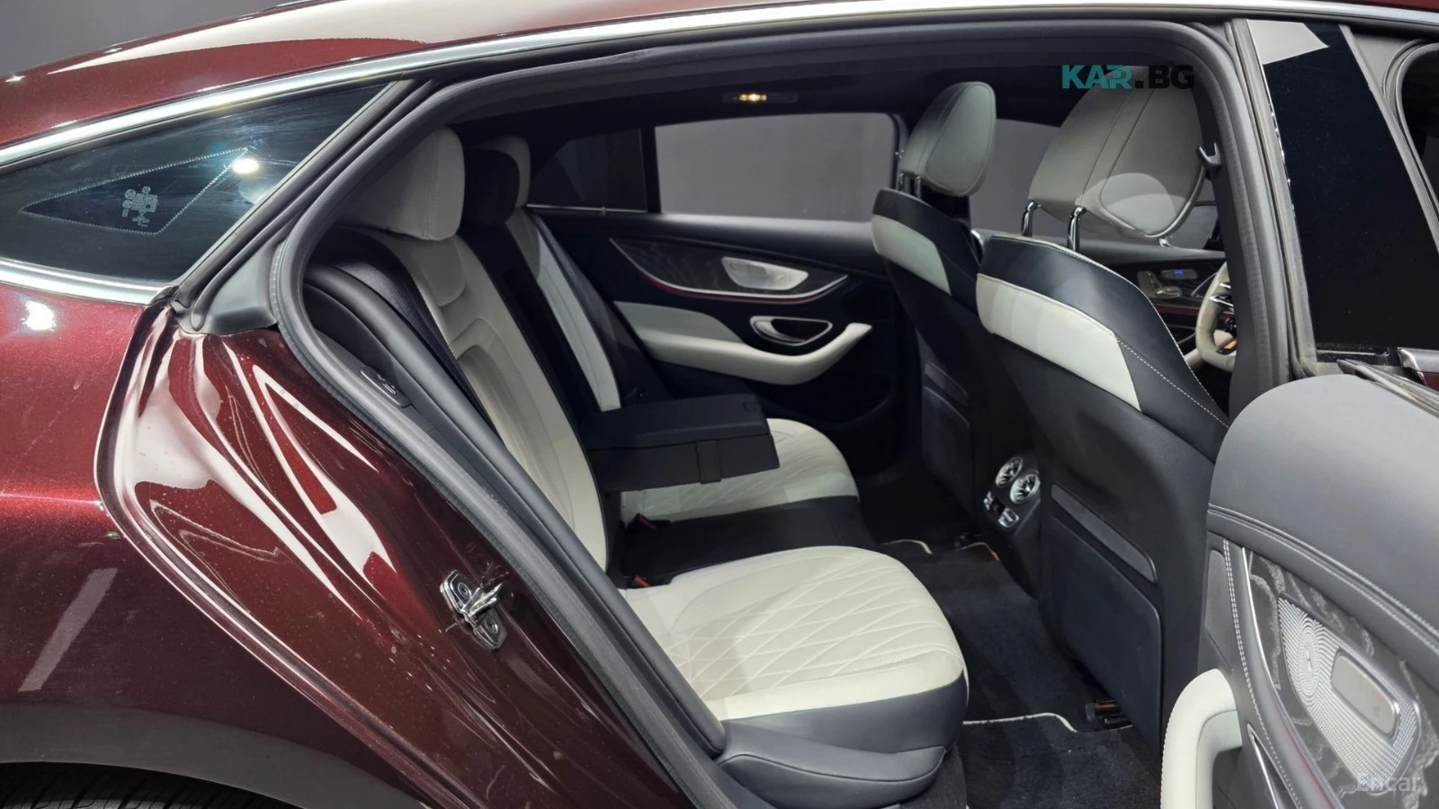 Mercedes-Benz AMG GT 43* 4MATIC* DISTRONIC* 360* КАМЕРА* ОБДУХ* HUD* , снимка 11 - Автомобили и джипове - 55707726