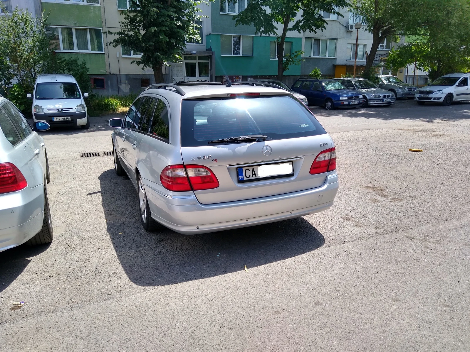 Mercedes-Benz E 220 CDI, снимка 2 - Автомобили и джипове - 56357059