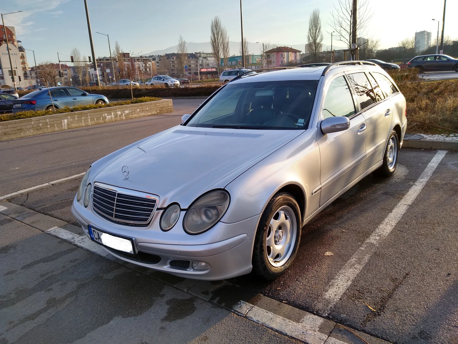 Mercedes-Benz E 220 CDI, снимка 4 - Автомобили и джипове - 56357059