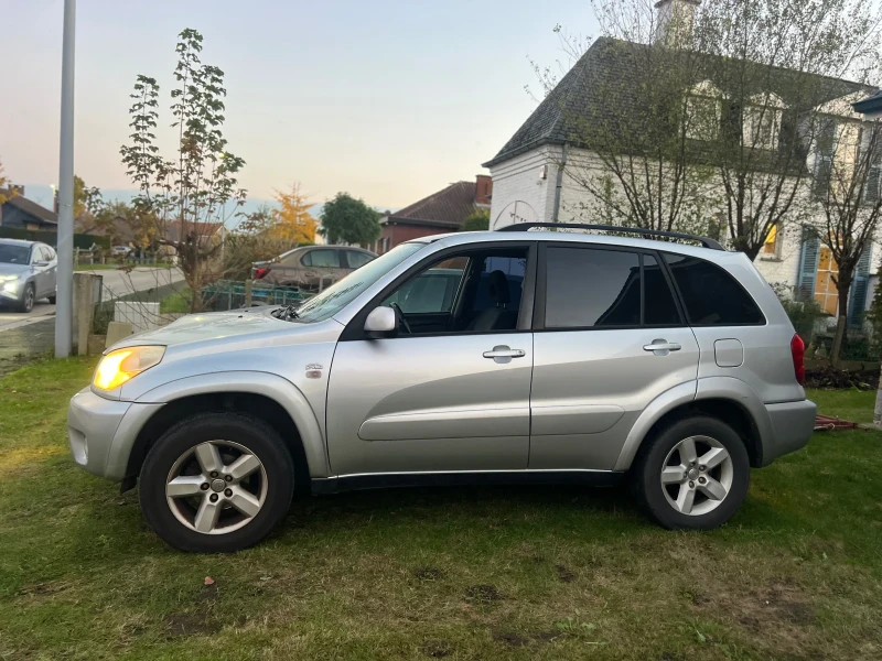 Toyota Rav4, снимка 2 - Автомобили и джипове - 47955228