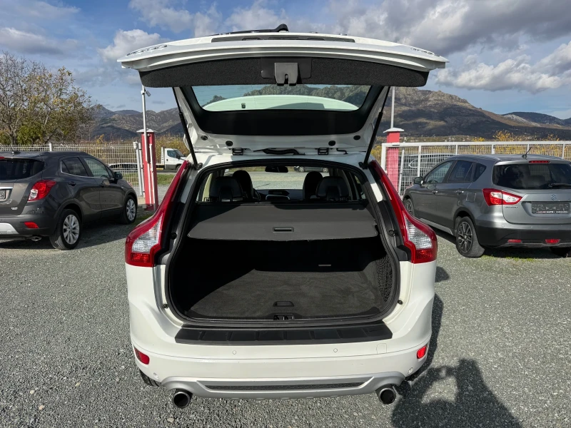 Volvo XC60 (KATO НОВА)^(R-DESIGN), снимка 13 - Автомобили и джипове - 52293626