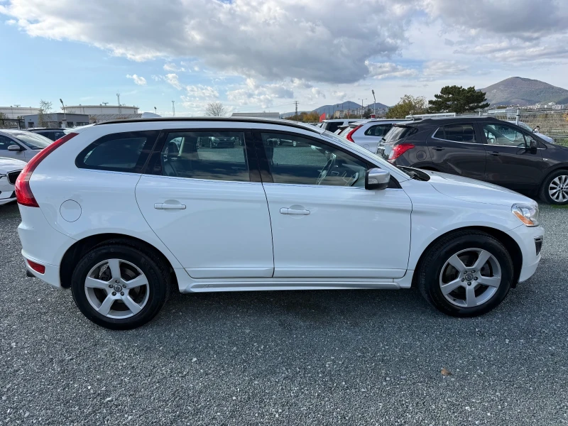 Volvo XC60 (KATO НОВА)^(R-DESIGN), снимка 4 - Автомобили и джипове - 52293626