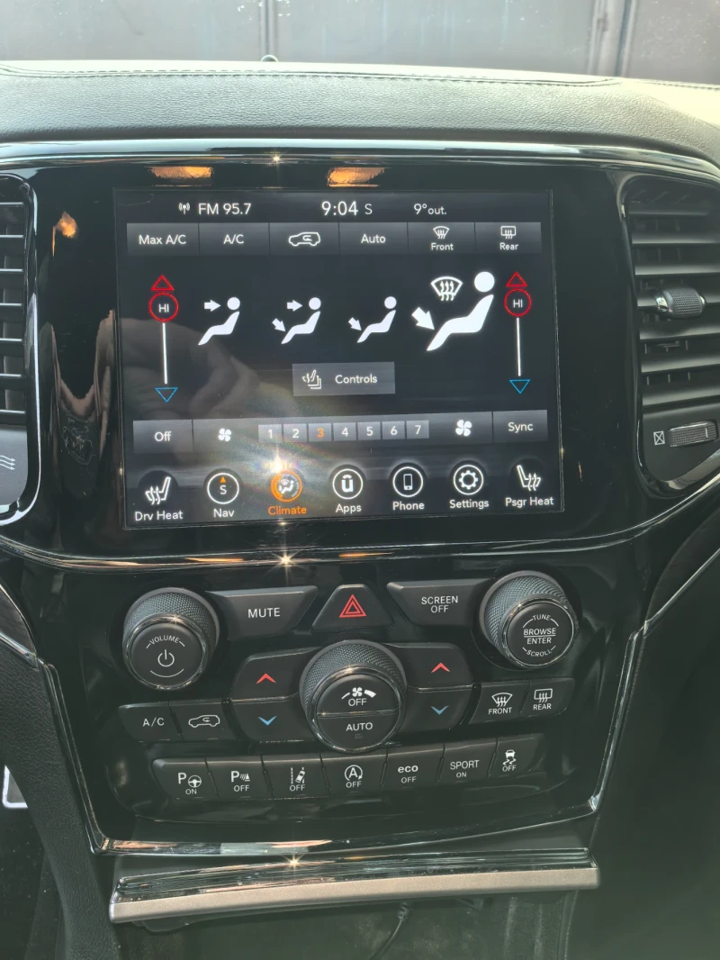 Jeep Grand cherokee 3.6 ОВЪРЛЕНД 2020 Г. , снимка 9 - Автомобили и джипове - 53195835