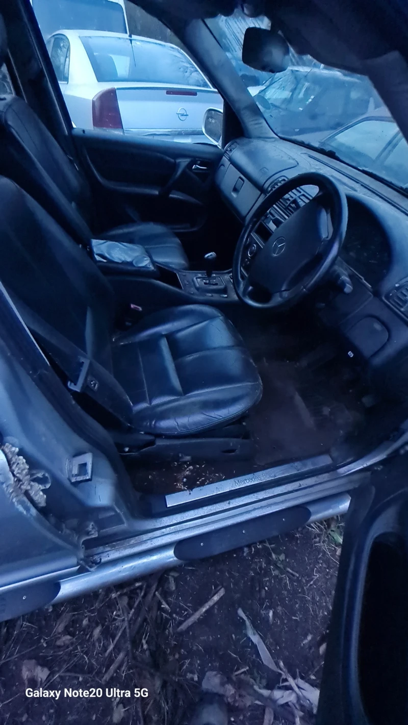 Mercedes-Benz ML 270, снимка 4 - Автомобили и джипове - 52931888