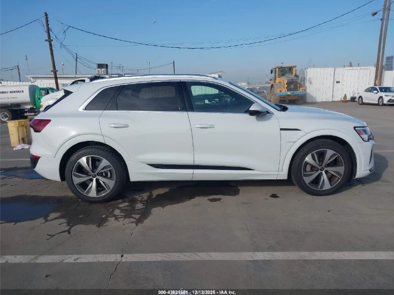 Audi Q8 E-TRON* QUATTRO* ДИРЕКТНА ПРОДАЖБА* BUY NOW, снимка 12 - Автомобили и джипове - 53386948