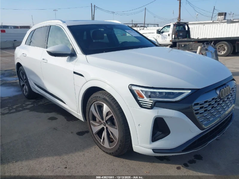Audi Q8 E-TRON* QUATTRO* ДИРЕКТНА ПРОДАЖБА* BUY NOW, снимка 2 - Автомобили и джипове - 53386948