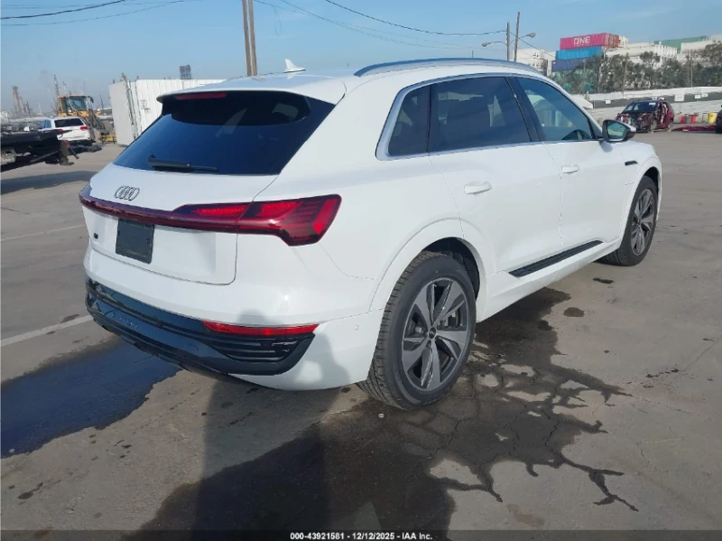 Audi Q8 E-TRON* QUATTRO* ДИРЕКТНА ПРОДАЖБА* BUY NOW, снимка 7 - Автомобили и джипове - 53386948