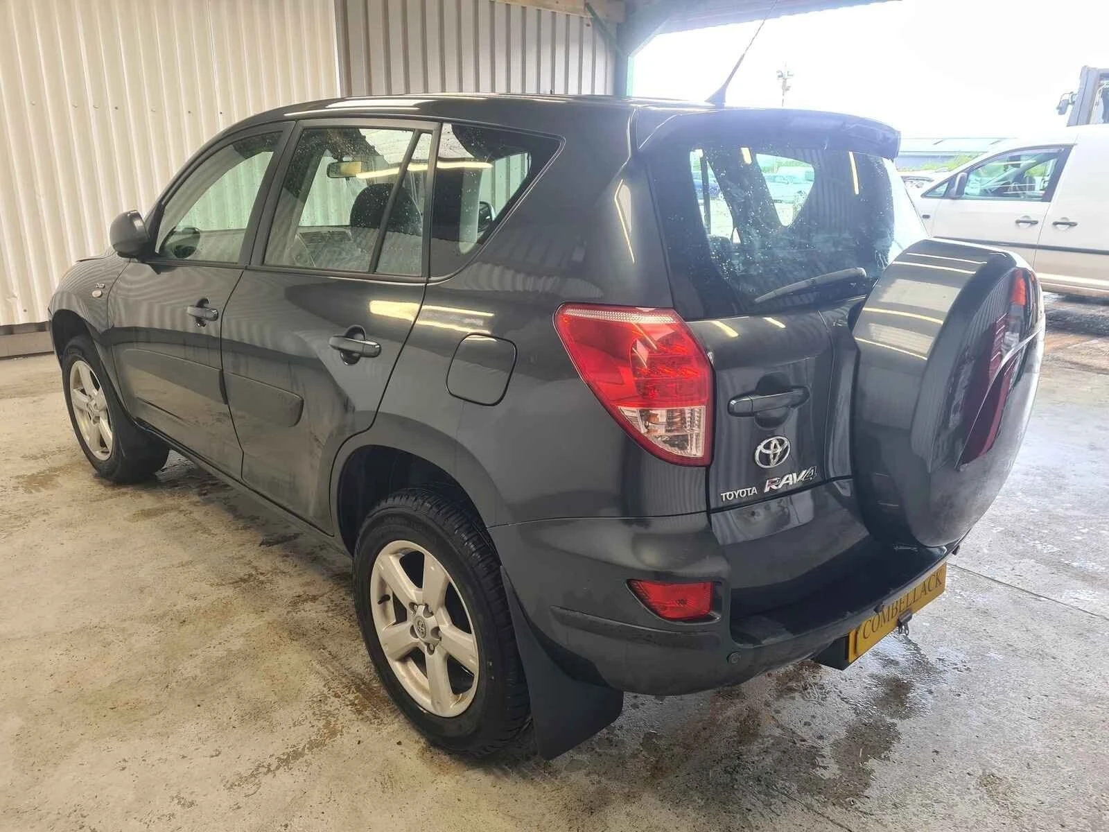 Toyota Rav4 2.2 D-4d 136к.с Кожен Салон НА ЧАСТИ - изображение 2