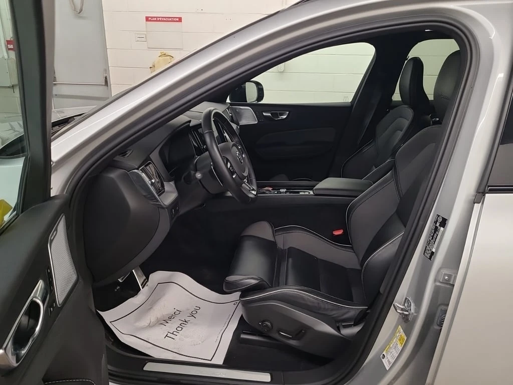 Volvo XC60 * R DESIGN * CARFAX *  - изображение 5